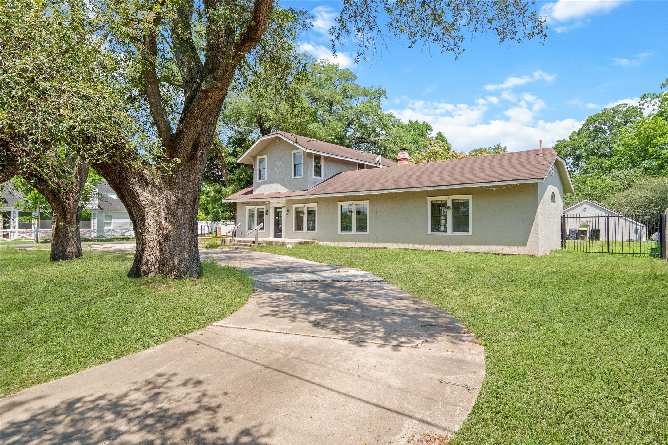 30318 2nd Street Fulshear, TX 77441 - Photo 2 of 31