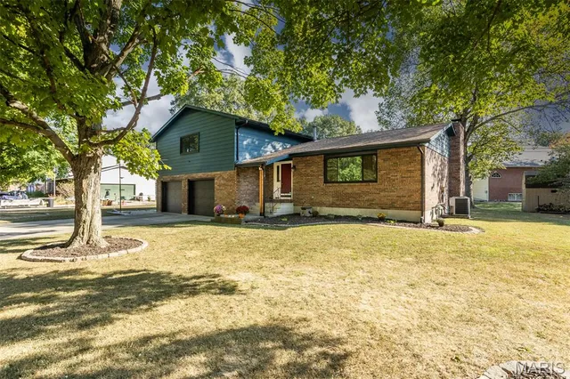 $339,900 | 612 North 1st Street, Mascoutah, IL 62258