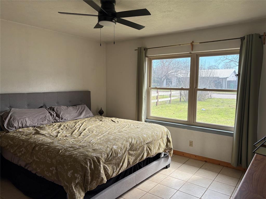 3507 Hummingbird Lane Denton, TX 76209 - Photo 5 of 9