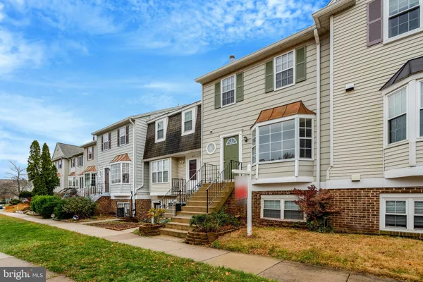 $479,900 | 4119 Dawn Valley Court, Chantilly, VA 20151