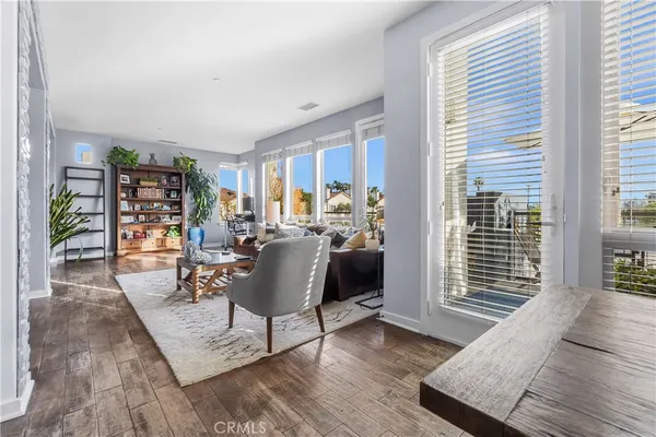 $1,149,000 | 5410 West 149th Place, Unit 11, Hawthorne, CA 90250