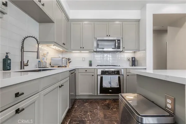 $1,149,000 | 5410 West 149th Place, Unit 11, Hawthorne, CA 90250
