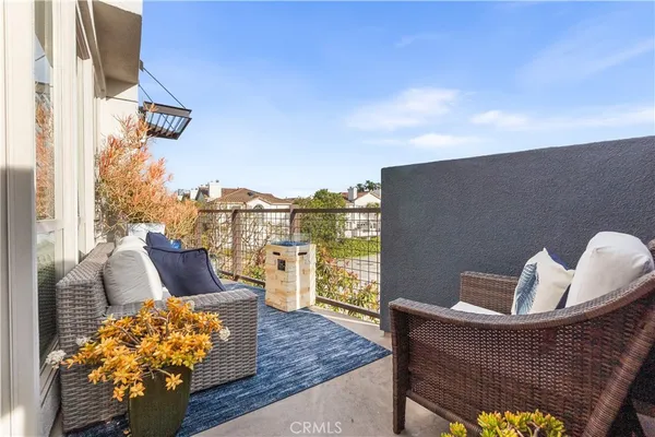 $1,149,000 | 5410 West 149th Place, Unit 11, Hawthorne, CA 90250