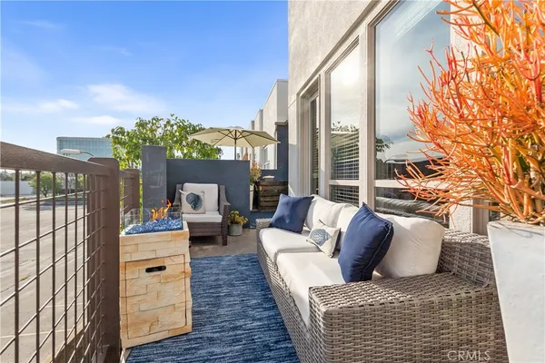 $1,149,000 | 5410 West 149th Place, Unit 11, Hawthorne, CA 90250