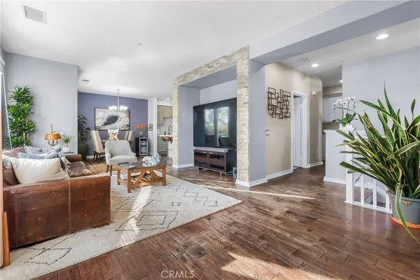 $1,149,000 | 5410 West 149th Place, Unit 11, Hawthorne, CA 90250