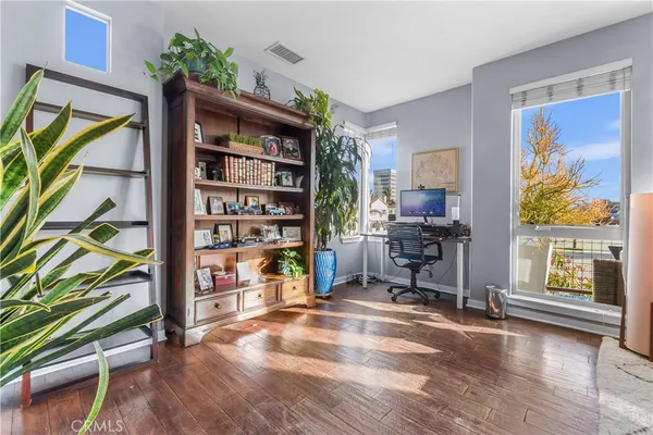 $1,149,000 | 5410 West 149th Place, Unit 11, Hawthorne, CA 90250