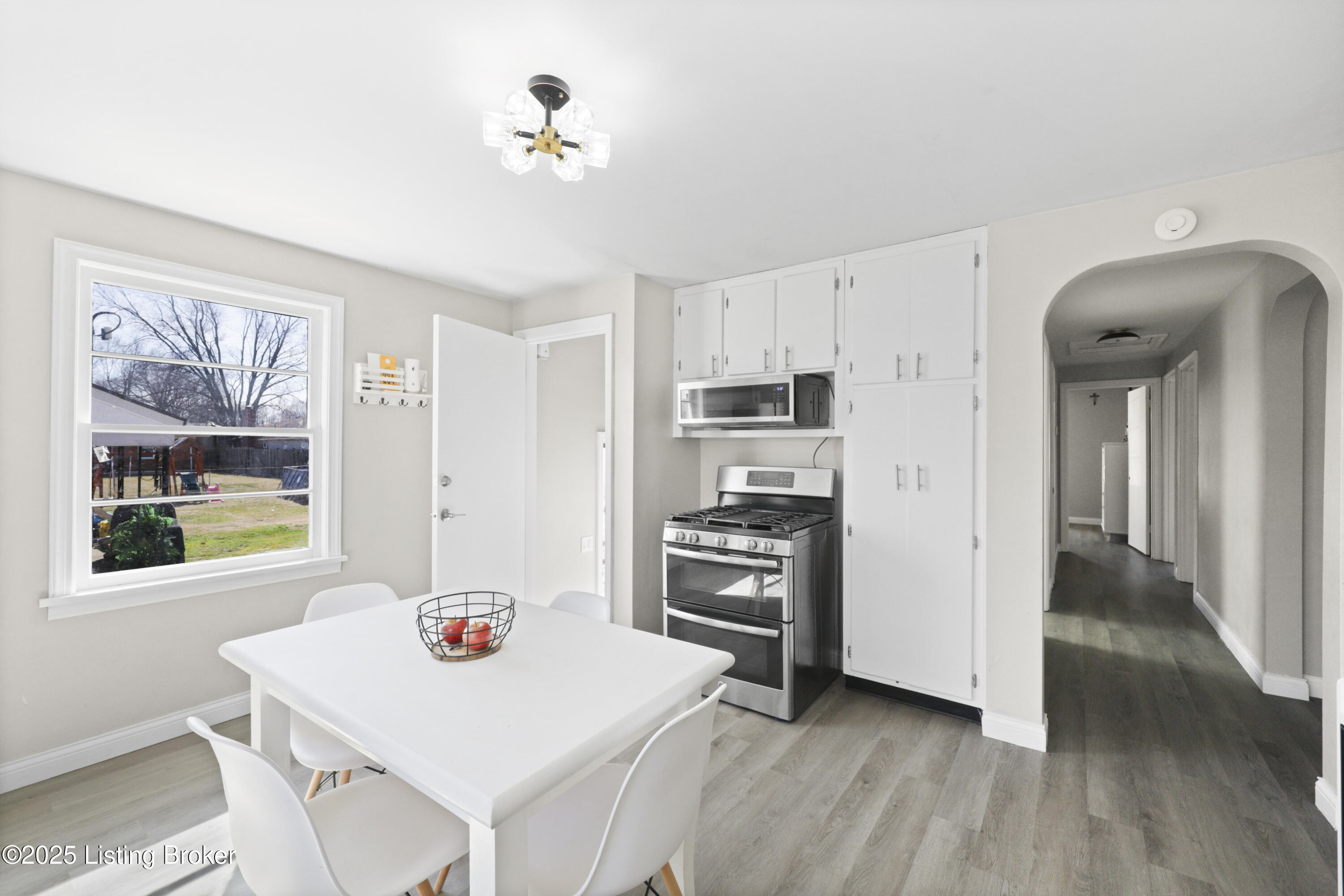 2226 Farnsley Road Louisville, KY 40216 - Photo 20 of 38 EOSR2733