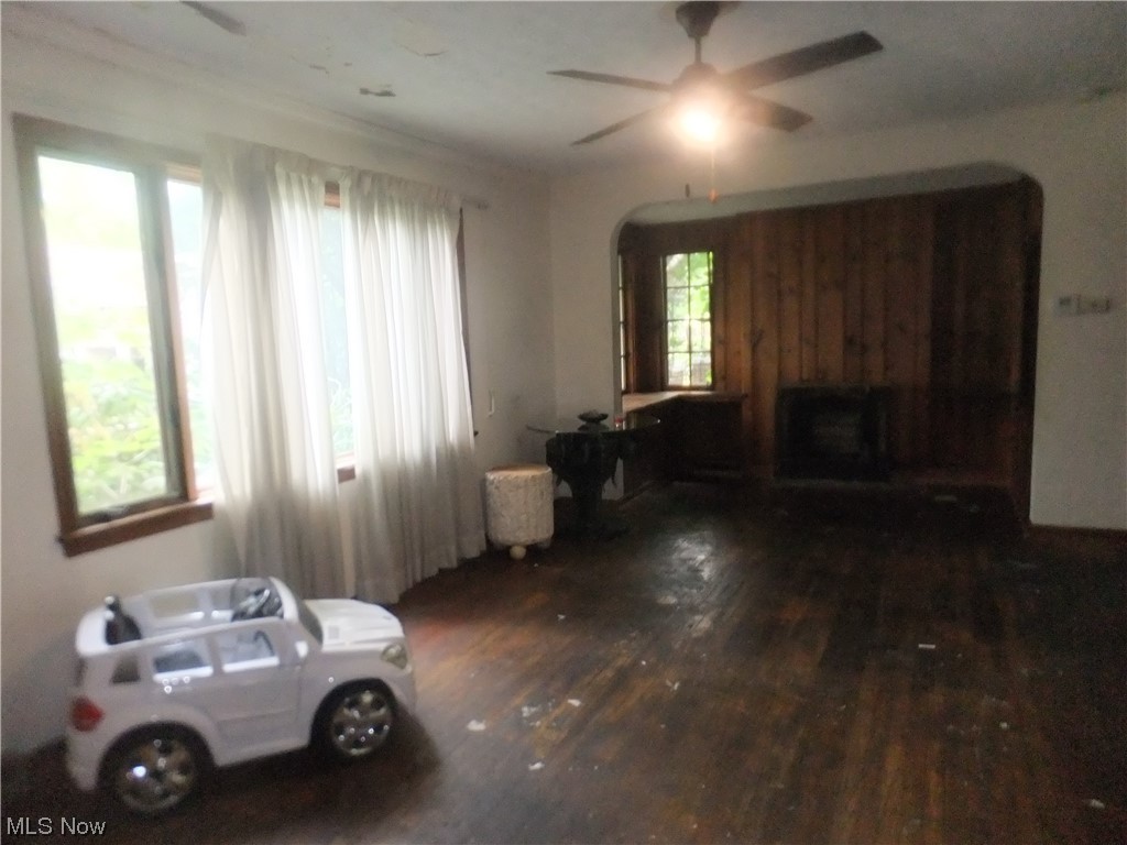 1148 Pomona Road Cleveland, OH 44121 - Photo 10 of 27 Gallery Image 10