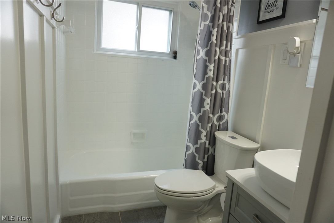 5376 Hauserman Road Cleveland, OH 44130 - Photo 8 of 20