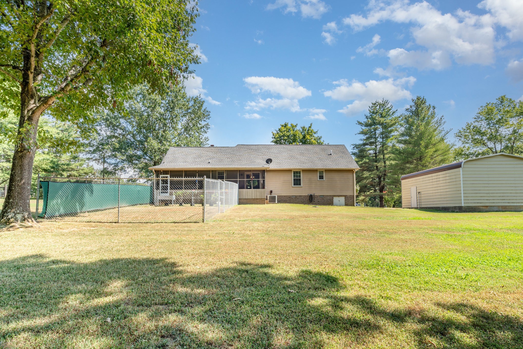 8049 New Chapel Road Springfield, TN 37172 - Photo 17 of 20 a house view with a garden space