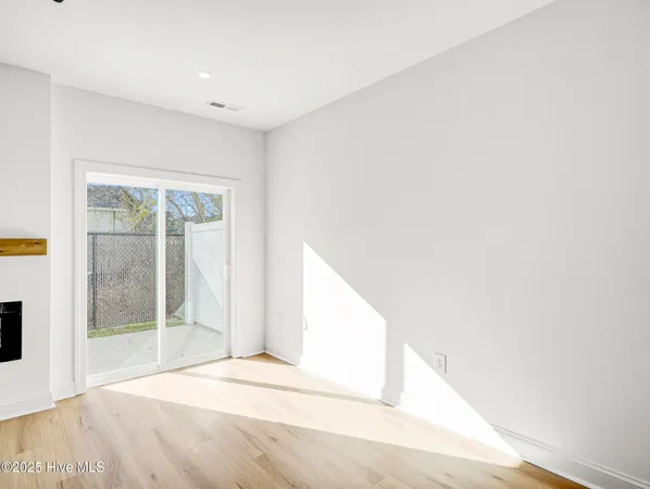 $335,000 | 253 Townhome Lane, Unit 253, Southern Pines, NC 28387