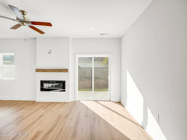 $335,000 | 253 Townhome Lane, Unit 253, Southern Pines, NC 28387