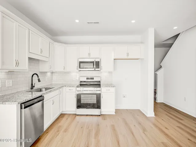 $335,000 | 253 Townhome Lane, Unit 253, Southern Pines, NC 28387