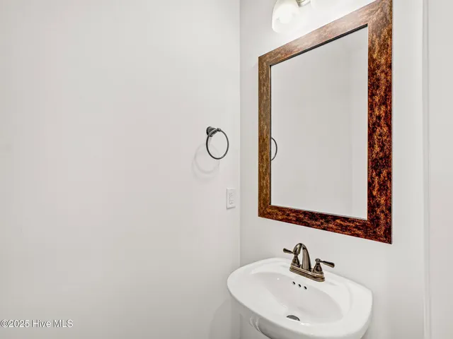 $335,000 | 253 Townhome Lane, Unit 253, Southern Pines, NC 28387