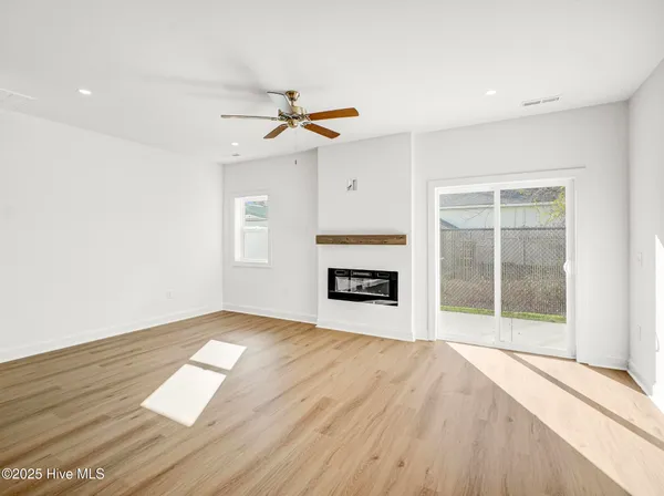 $335,000 | 253 Townhome Lane, Unit 253, Southern Pines, NC 28387