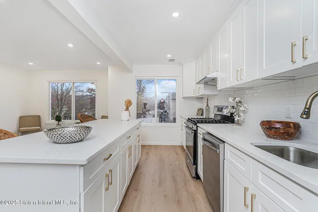 $698,888 | 494 Winant Avenue | Rossville