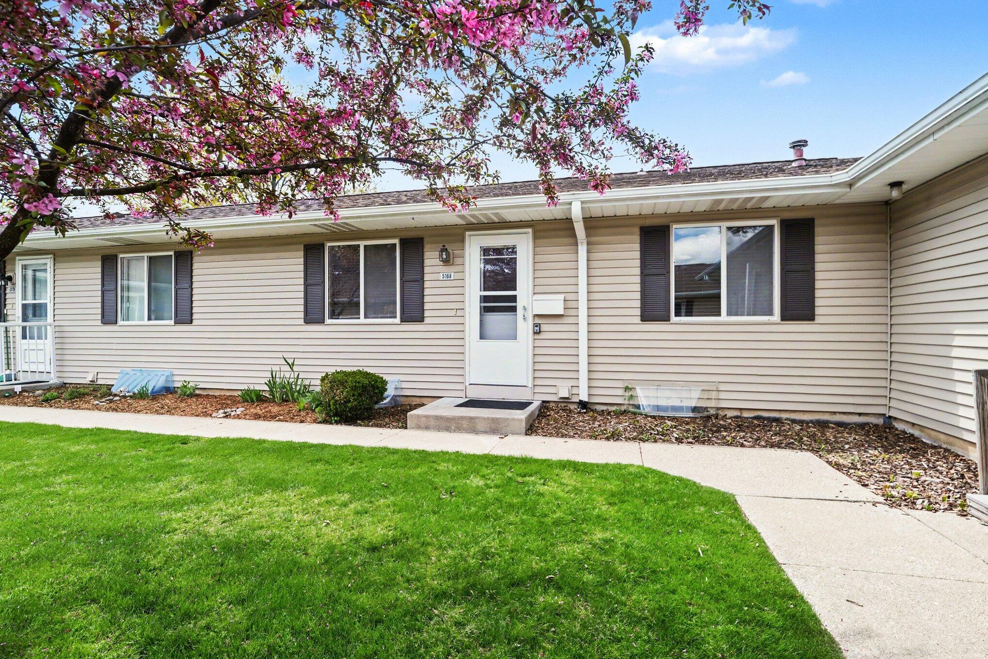 5168 Green Meadow Road, Unit 85 Kalamazoo, MI 49009 - Photo 1 of 15 001_file_3645