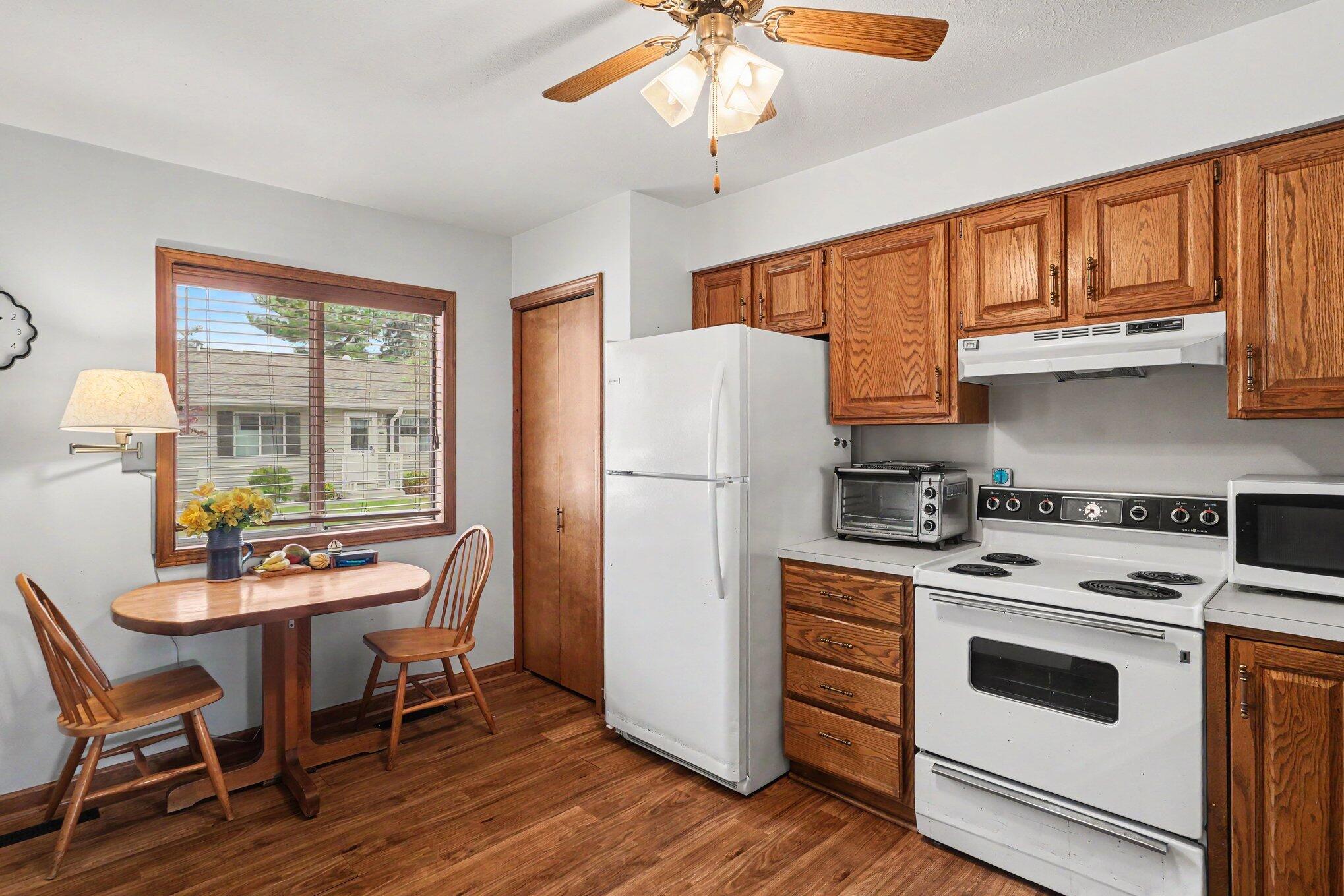 5168 Green Meadow Road, Unit 85 Kalamazoo, MI 49009 - Photo 3 of 15 005_file_7770