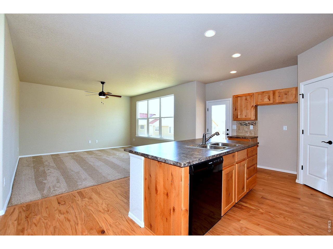 4875 Grapevine Way Johnstown, CO 80534 - Photo 14 of 39