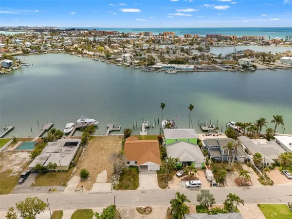 $900,000 | 811 Bay Point Drive, Madeira Beach, FL 33708
