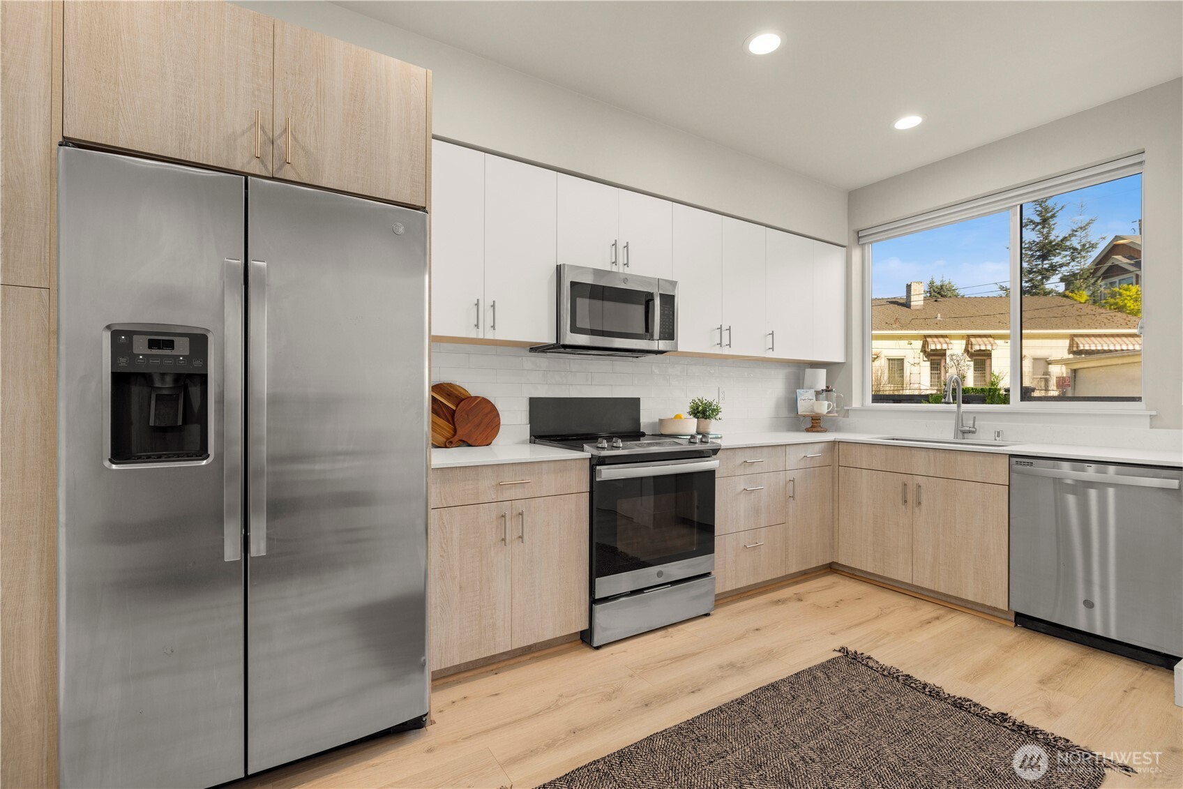 10162 Holman Road Northwest, Unit C Seattle, WA 98133 - Photo 10 of 38 Gallery Image 10