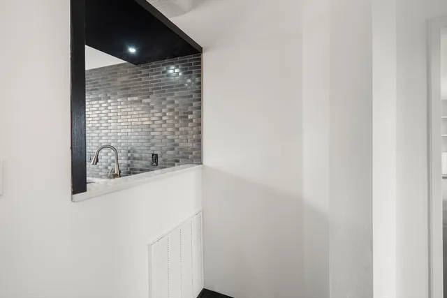 $1,299,000 | 453 Washington Street, Unit 11B, Boston, MA 02111