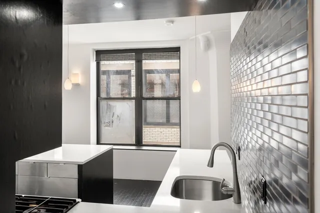 $1,299,000 | 453 Washington Street, Unit 11B, Boston, MA 02111