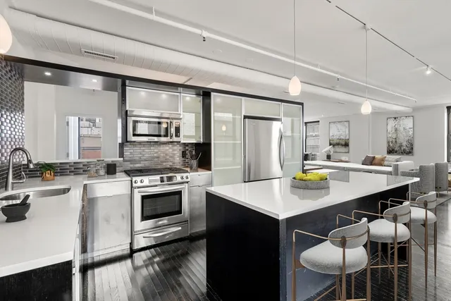 $1,299,000 | 453 Washington Street, Unit 11B, Boston, MA 02111