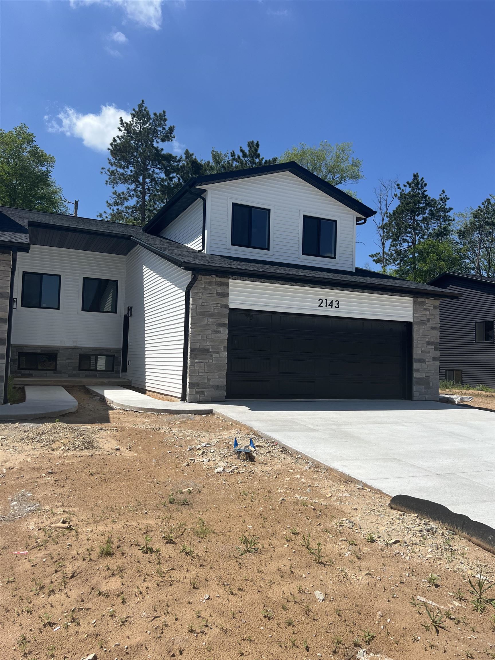 2143 Abbey Road New London, WI 54961 - Photo 1 of 1 Gallery Image 1