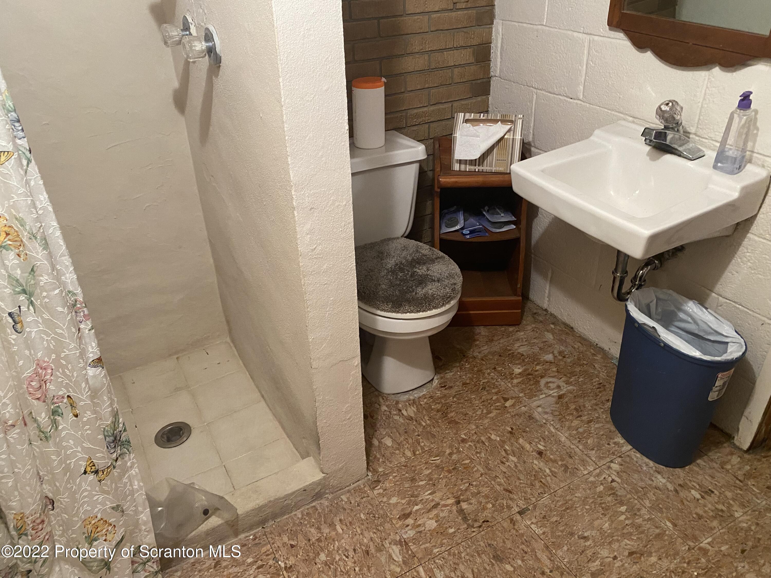 321 Knapp Road Clarks Summit, PA 18411 - Photo 16 of 26 Gallery Image 16