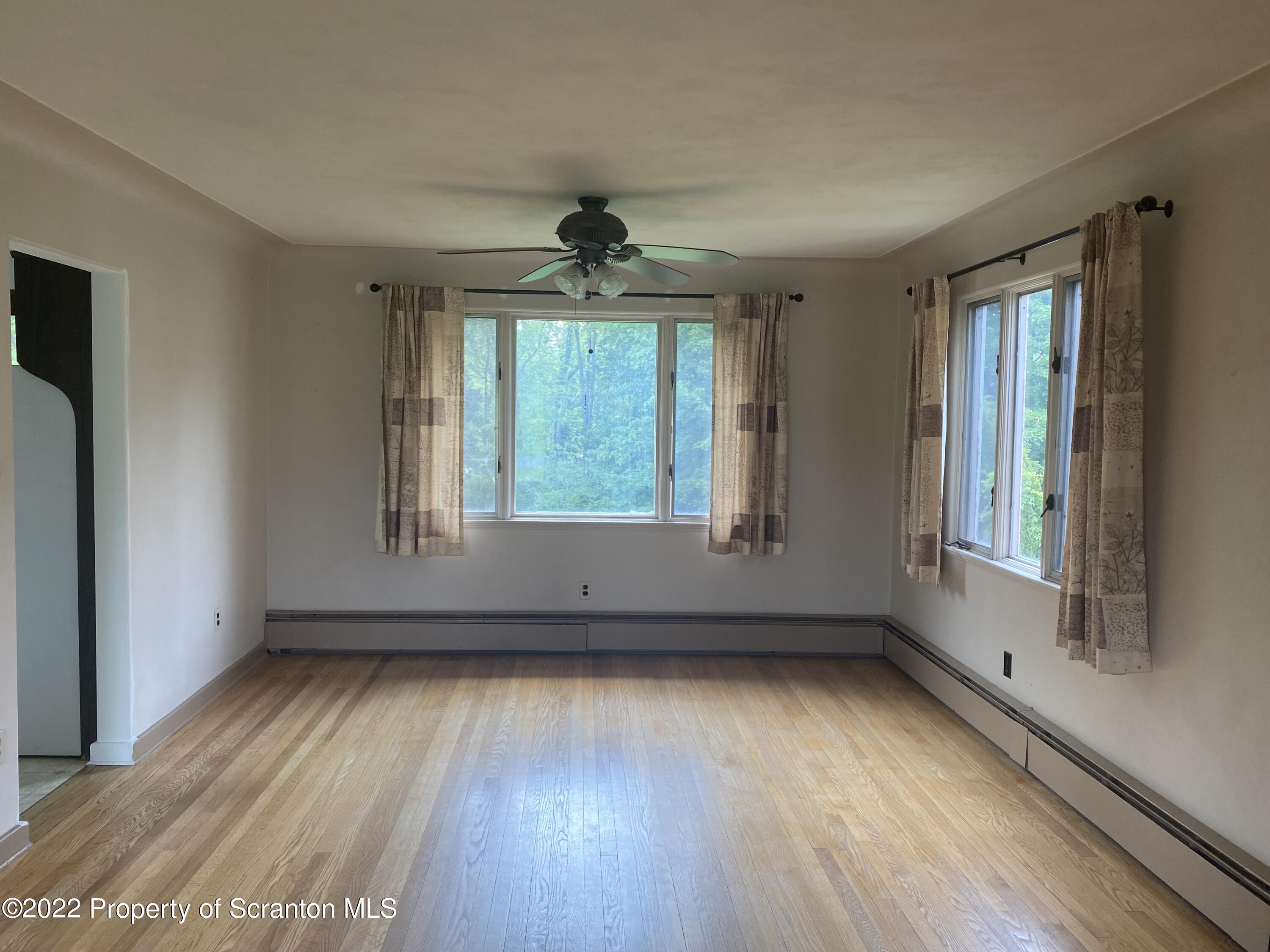 321 Knapp Road Clarks Summit, PA 18411 - Photo 4 of 26 Gallery Image 4