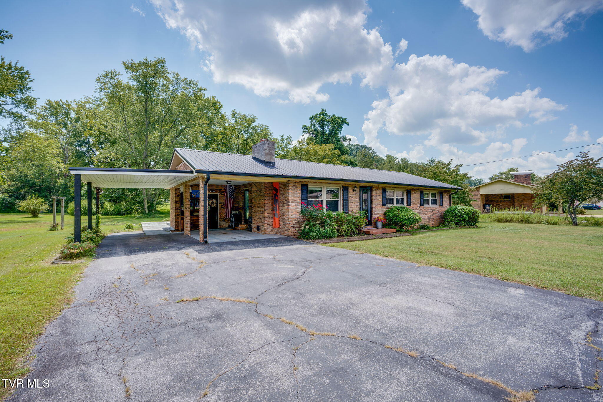 2012 Diana Road Kingsport, TN 37660 - Photo 3 of 32 002