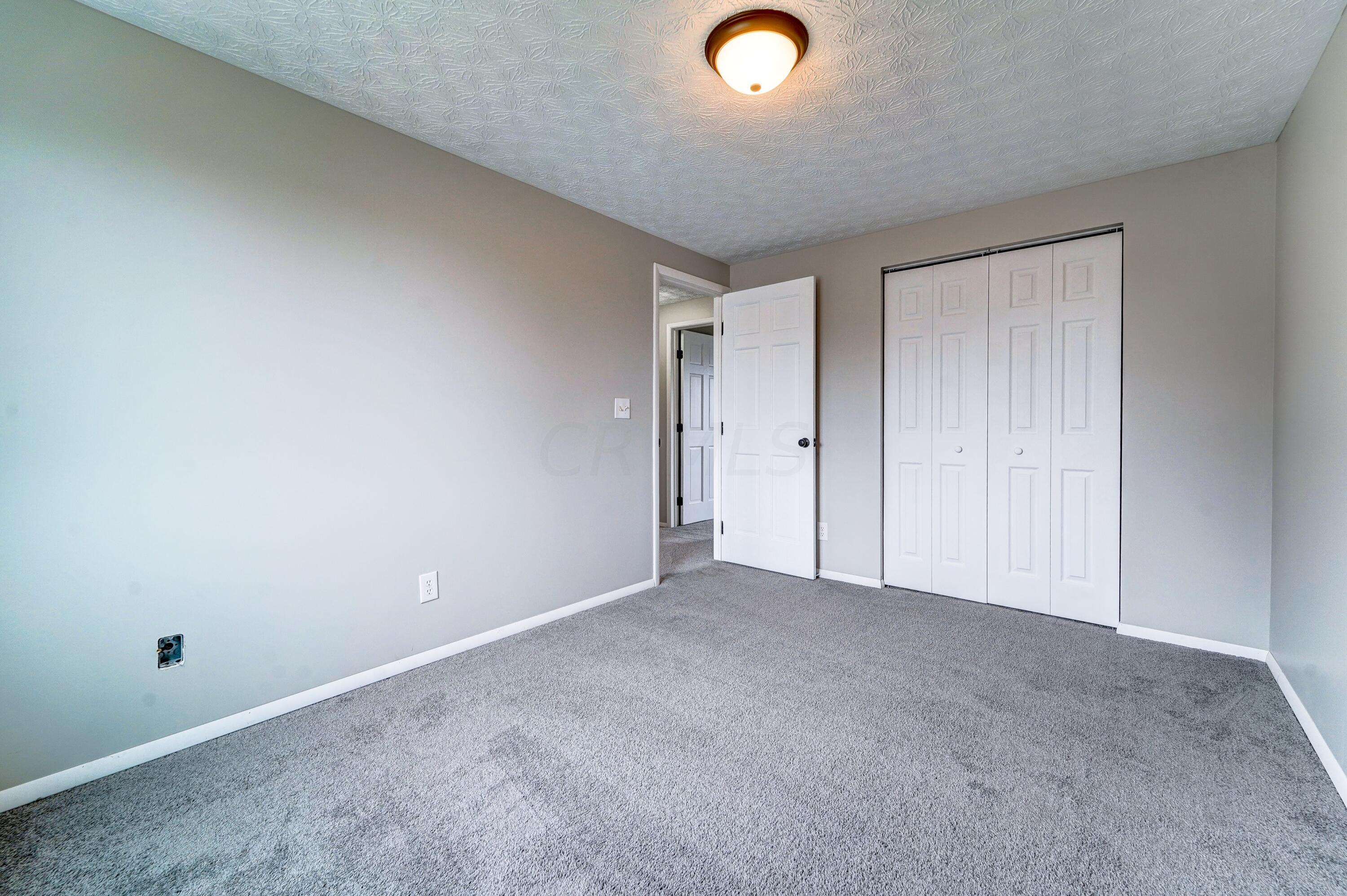 1711 Ripplebrook Road Columbus, OH 43223 - Photo 9 of 26 009-roomB