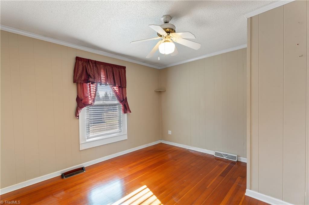 318 Collins Road Elkin, NC 28621 - Photo 17 of 33