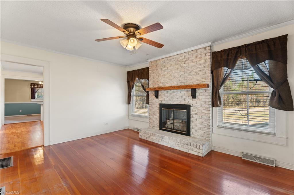 318 Collins Road Elkin, NC 28621 - Photo 9 of 33