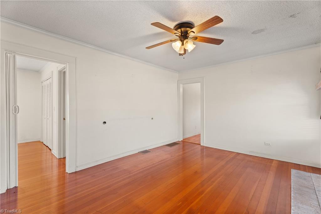 318 Collins Road Elkin, NC 28621 - Photo 10 of 33