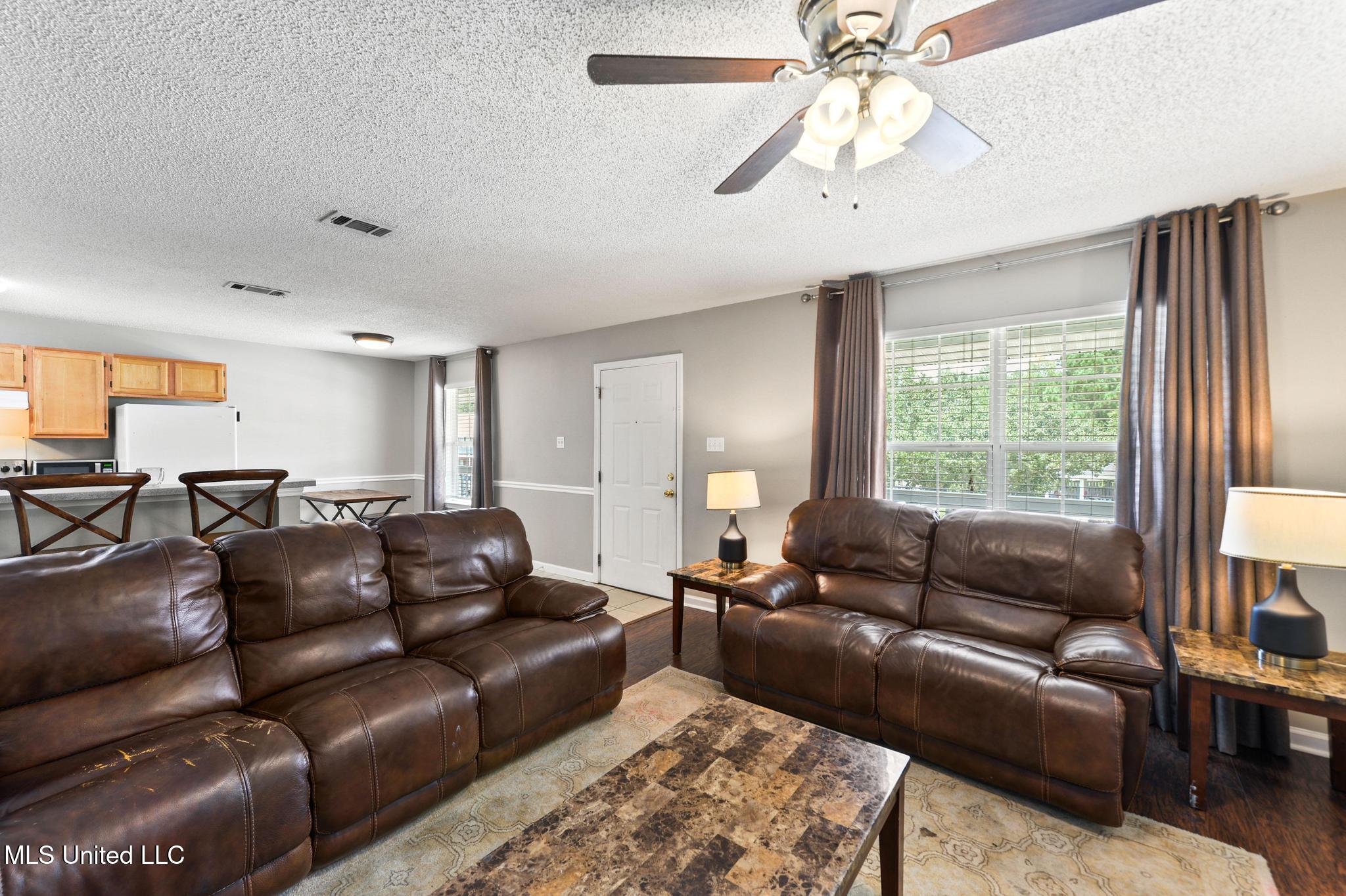 5080 Gautier Vancleave Road, Unit C11 Gautier, MS 39553 - Photo 5 of 21 004
