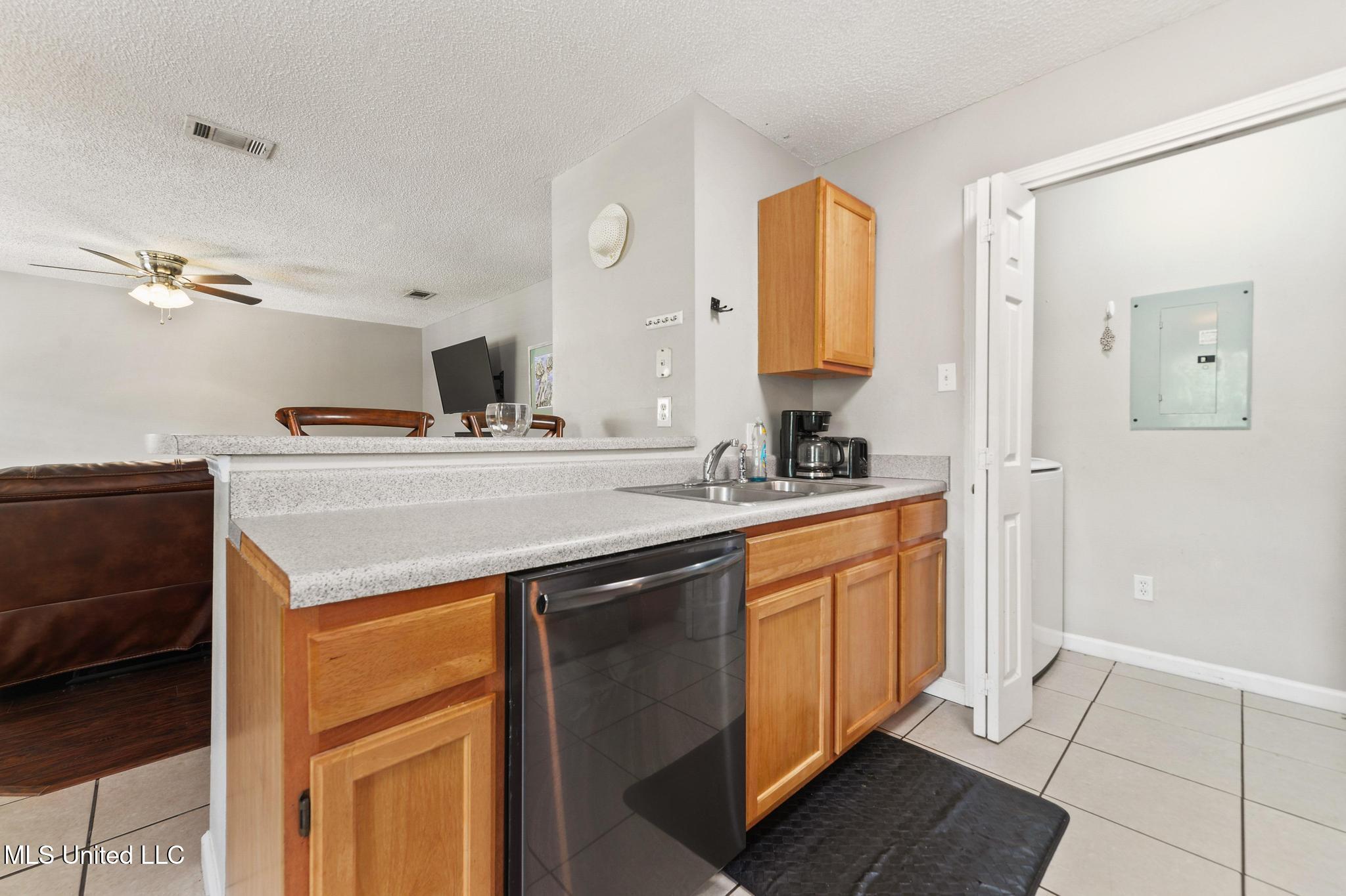 5080 Gautier Vancleave Road, Unit C11 Gautier, MS 39553 - Photo 8 of 21 007