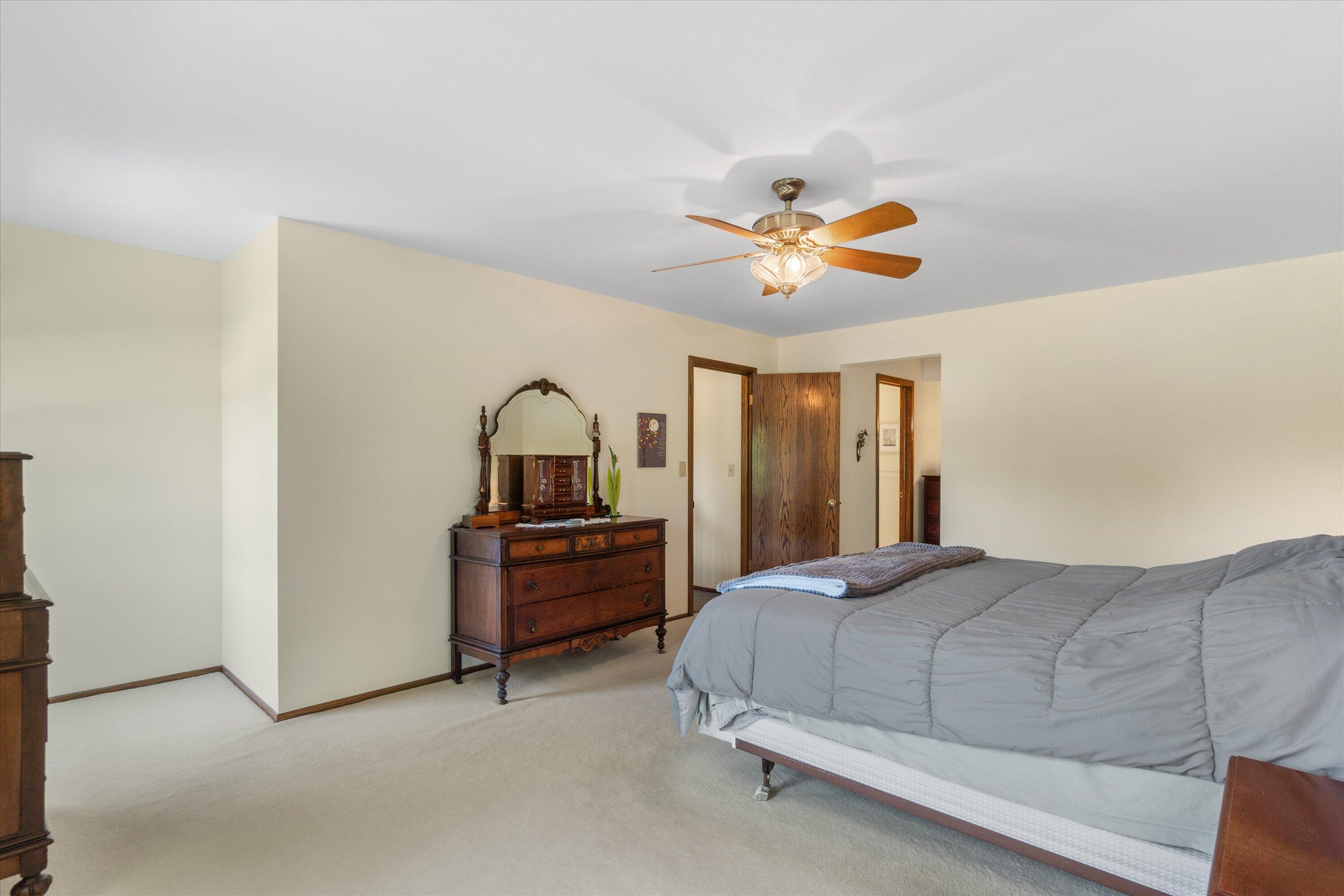 15655 Monet Court Brookfield, WI 53005 - Photo 31 of 60 15-DSC05163