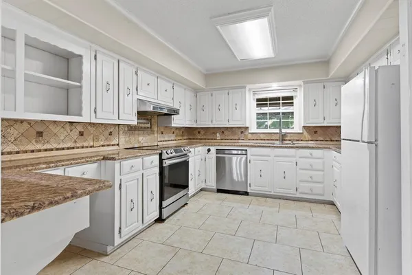 $294,000 | 2090 Fort Drive, Longview, TX 75604