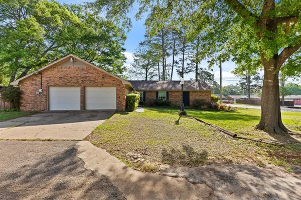 $294,000 | 2090 Fort Drive, Longview, TX 75604
