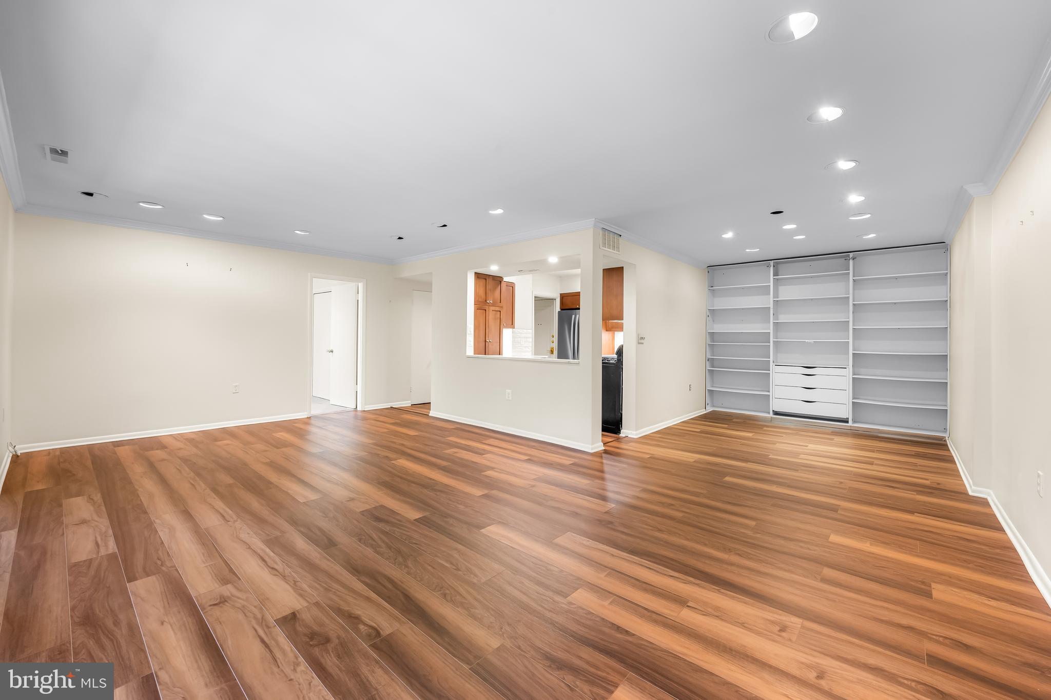 200 Cross Keys Road, Unit R43 Baltimore, MD 21210 - Photo 9 of 34
