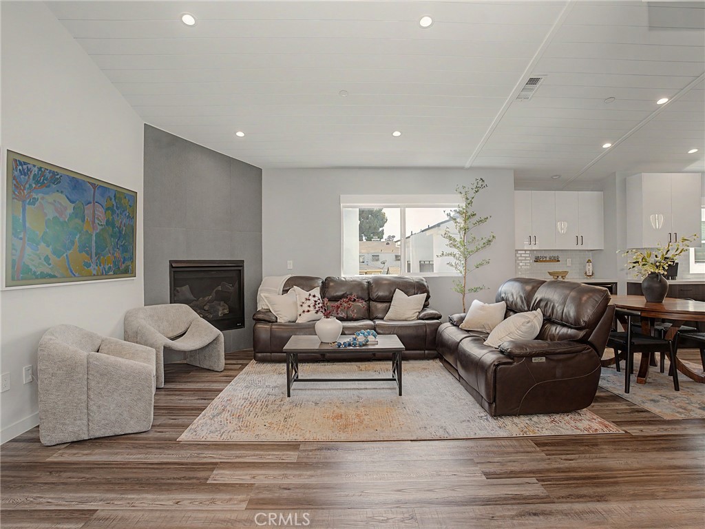 438 Sierra Street El Segundo, CA 90245 - Photo 3 of 26
