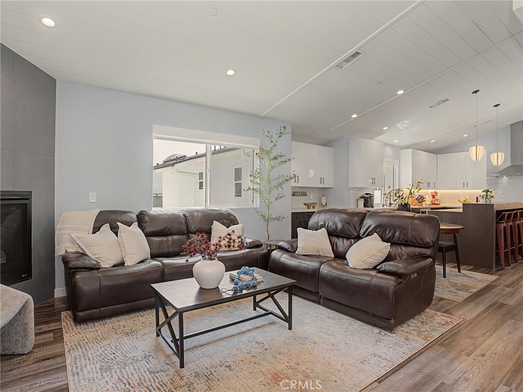 438 Sierra Street El Segundo, CA 90245 - Photo 4 of 26