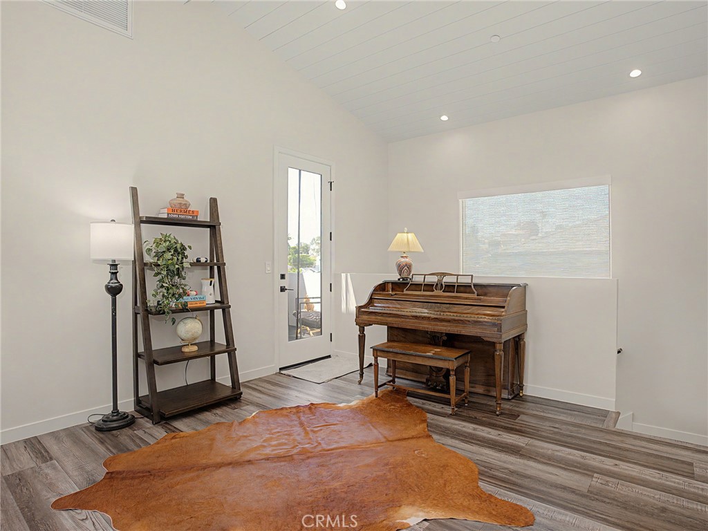 438 Sierra Street El Segundo, CA 90245 - Photo 5 of 26