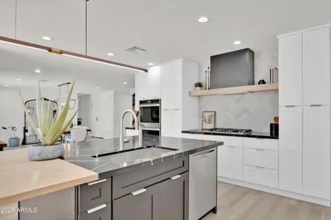 $1,230,000 | 3005 North 81st Place, Scottsdale, AZ 85251