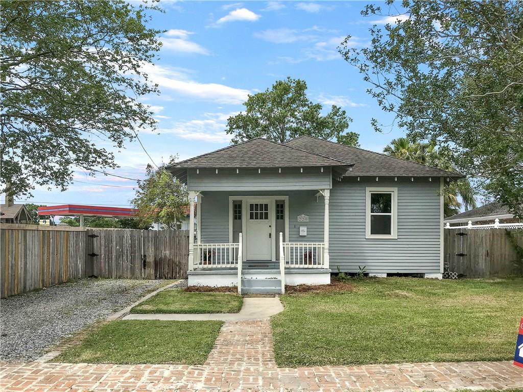 220 Moss Lane River Ridge, LA 70123 - Photo 2 of 13