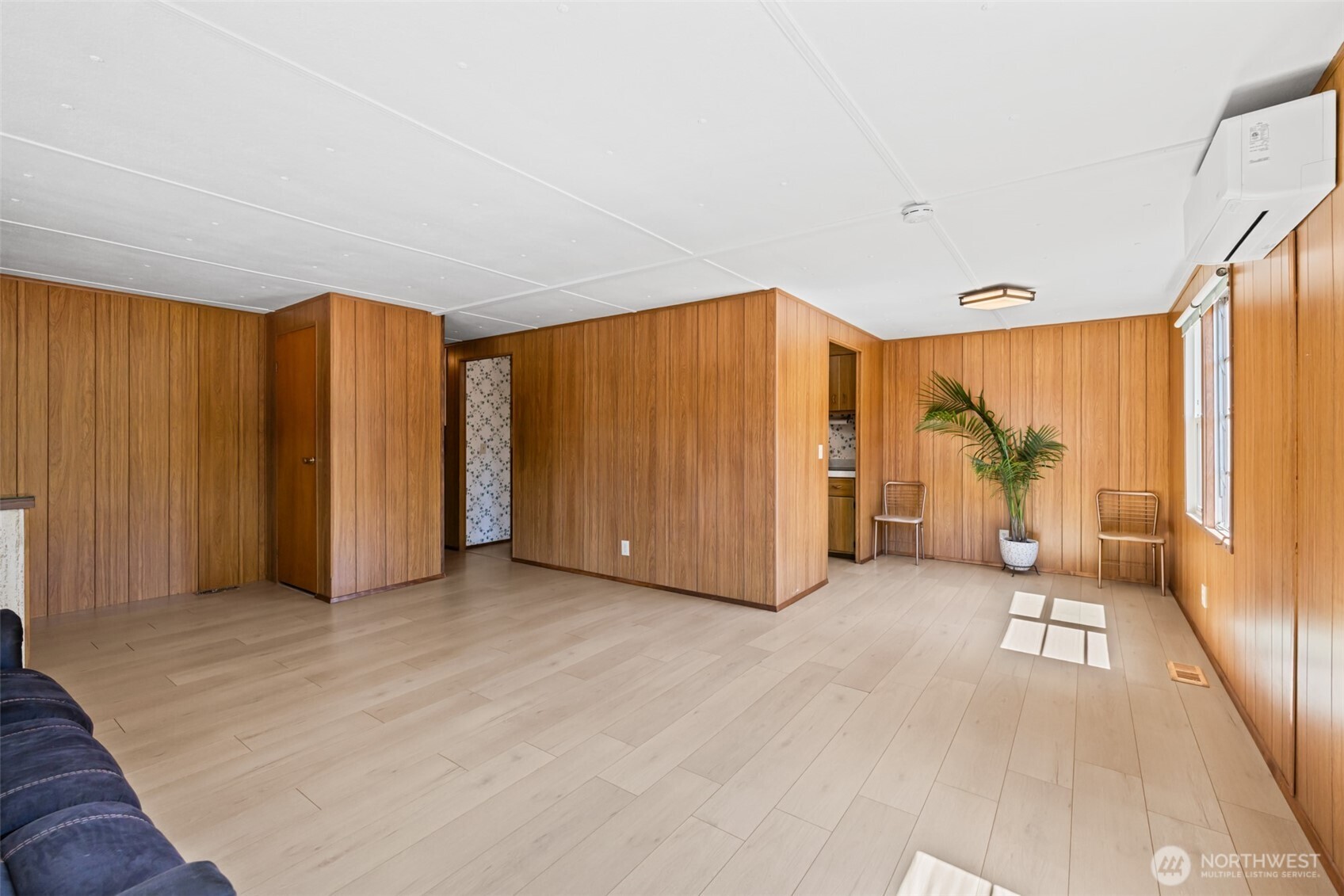 921 South 3rd Avenue, Unit 20 Sequim, WA 98382 - Photo 25 of 37 a view of a furniture in a room