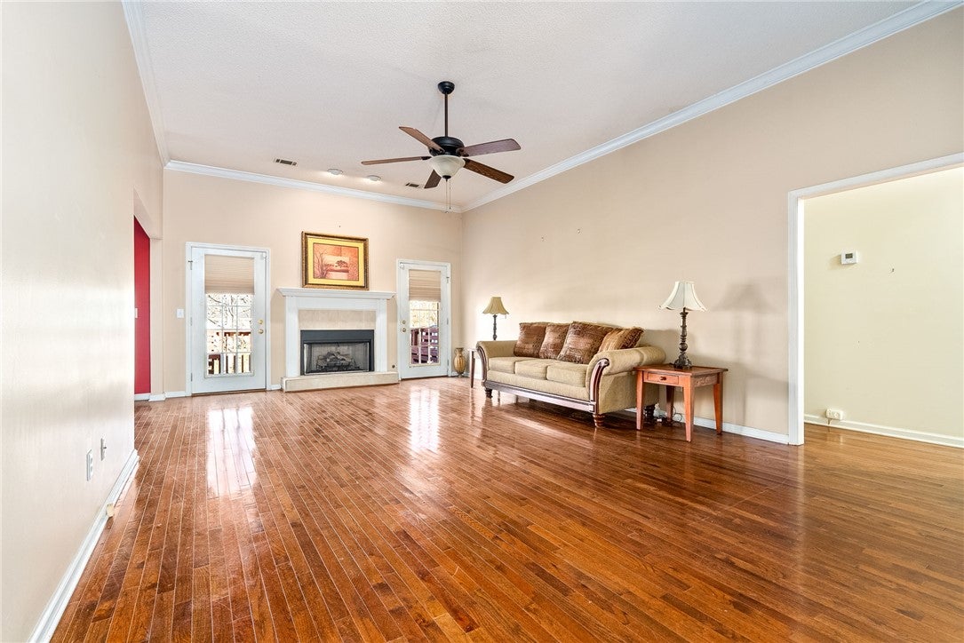 2016 Autrey Street Opelika, AL 36801 - Photo 4 of 25 Living Room