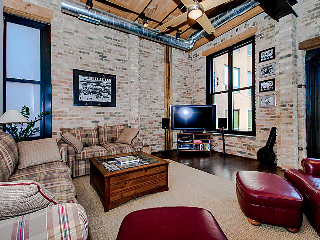 154 West Hubbard Street, Unit 203 Chicago, IL 60654 - Photo 9 of 22